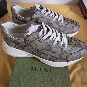 Authentic Gucci Men's Beige Patterned Sneakers